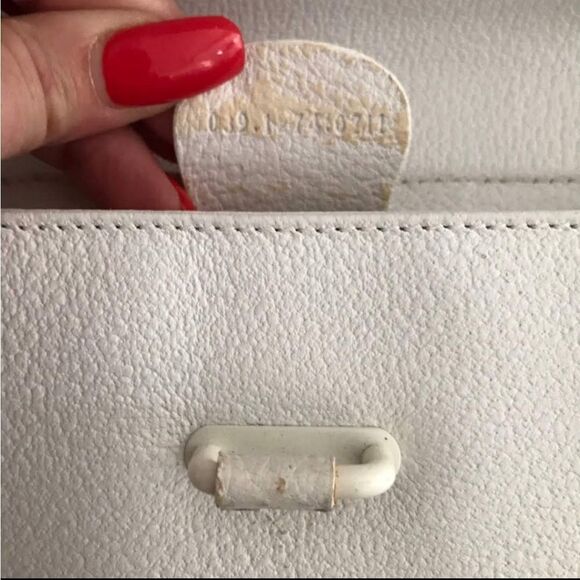 🐢 Authentic Gucci Vintage Clutch. - Picture 2 of 9